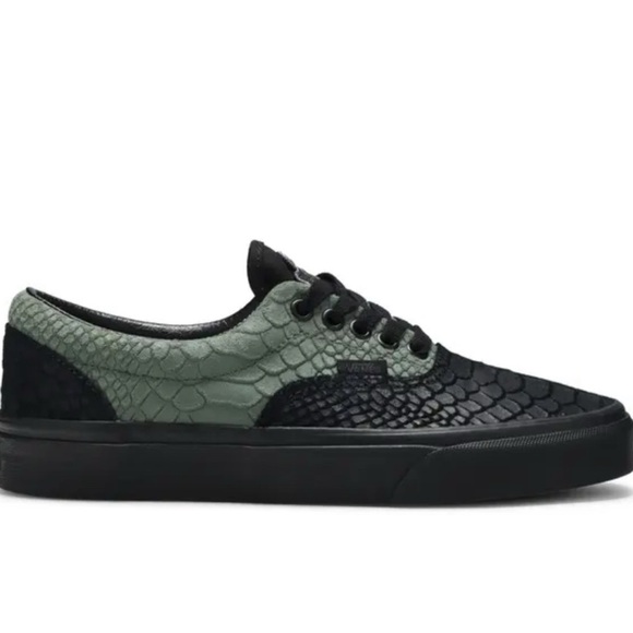 New Vans Harry Potter Slytherin Black and Green shoes size 7 M 8.5 W - Picture 1 of 11